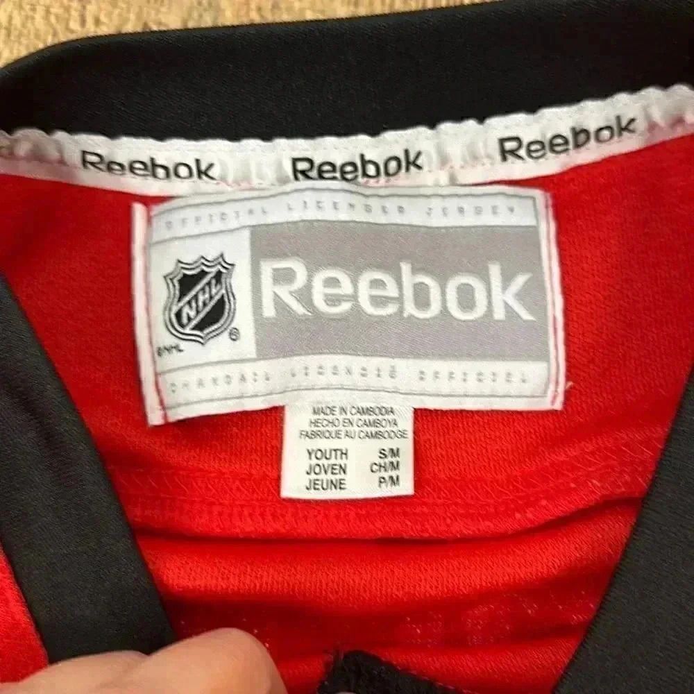 NHL Reebok Chicago Blackhawks Toews Junior Jersey - Picture 4 of 9